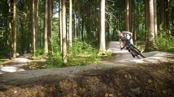 TRAIL HUNTER