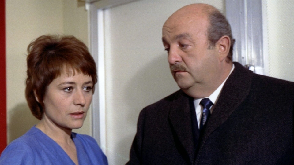Film Elle boit pas, elle fume pas, elle drague pas, mais... elle cause !