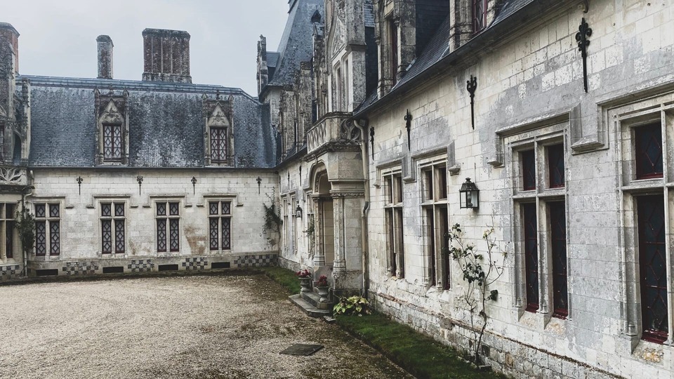 Dokument A&nbsp;l'ombre des châteaux de la Somme