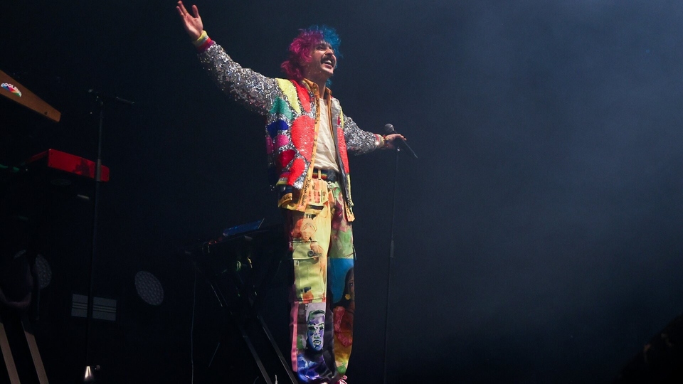 Julien Granel en concert aux Vieilles Charrues 2024