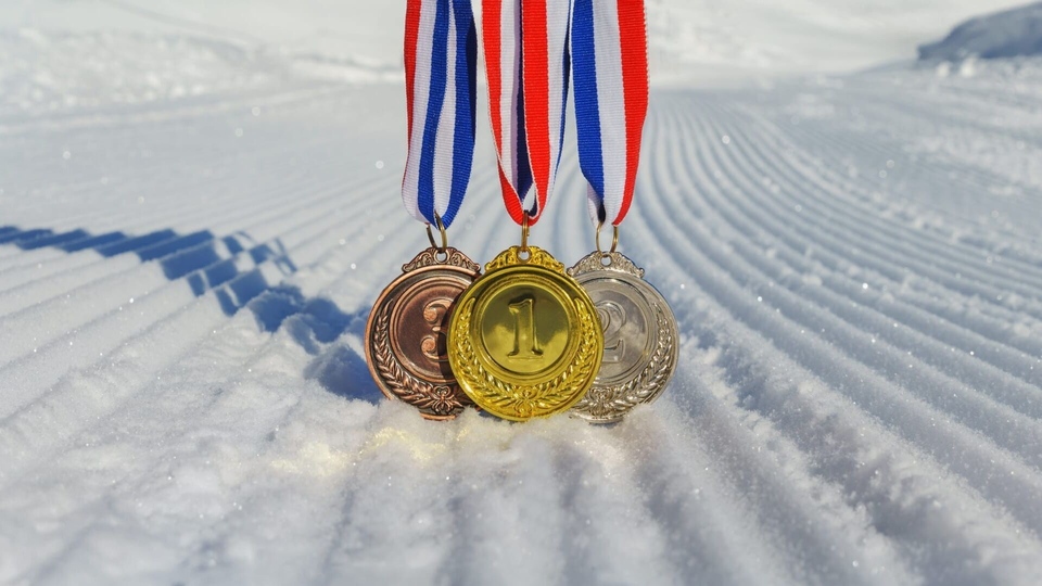 Jeux Olympiques d'hiver: Midi: Ski de fond. Bobsleigh. Curling