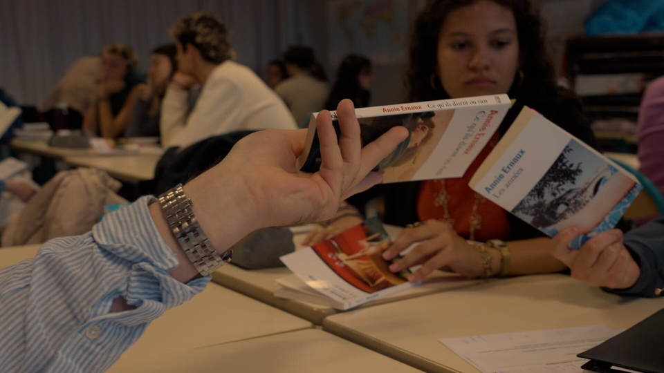 Documentary Ecrire la vie: Annie Ernaux racontée par des lycéennes et des lycéens