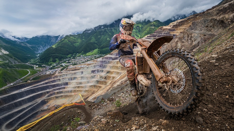Dokument Carnage from the hardest race on Earth