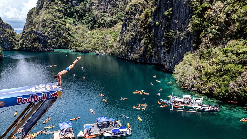 Dokument Red Bull Cliff Diving - Indonesia livestream