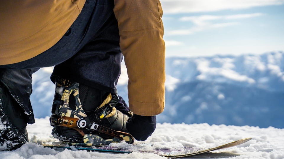 Jeux Olympiques d'hiver: Soirée: Snowboard. Saut a ski. Patinage artistique